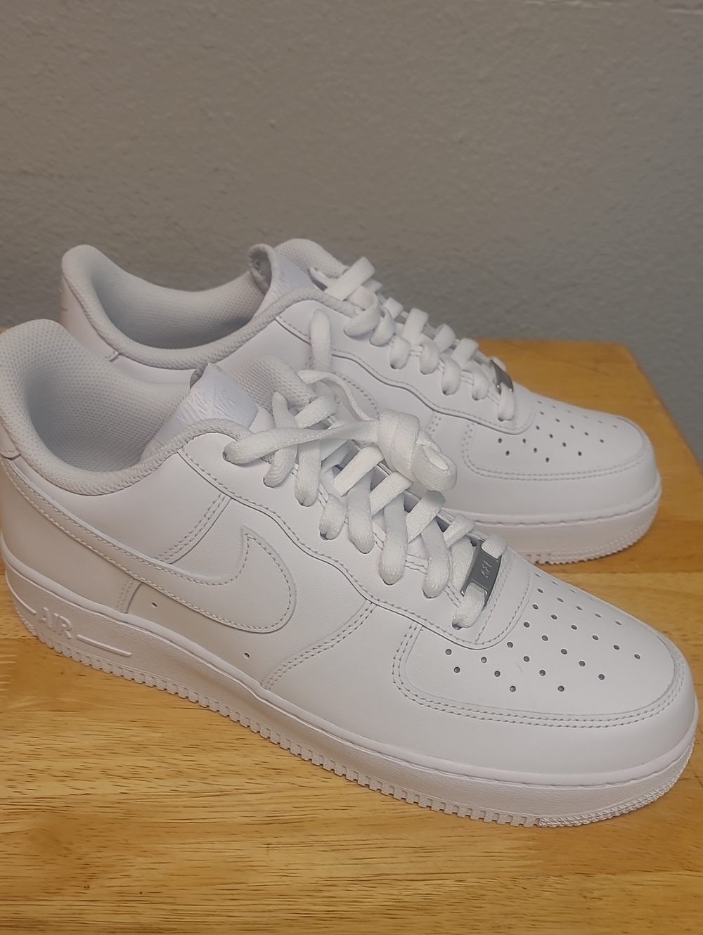Men Nike Air Force 1 Size 9.5 White Leather